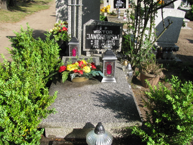 Grób Wiktor Jaworowski
