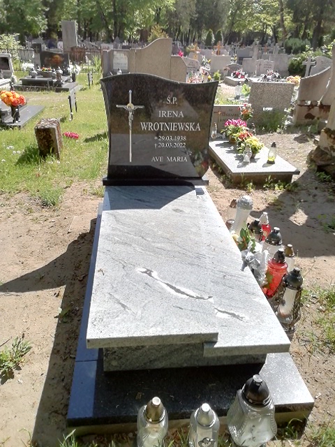 Grób Irena Wrotniewska