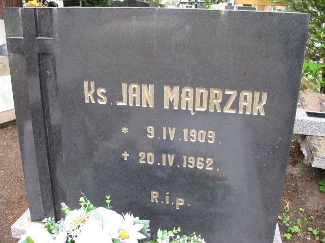 Jan Mądrzak 1909 Białogard - Grobonet - Wyszukiwarka osób pochowanych