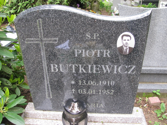 Piotr Butkiewicz 1910 Białogard - Grobonet - Wyszukiwarka osób pochowanych