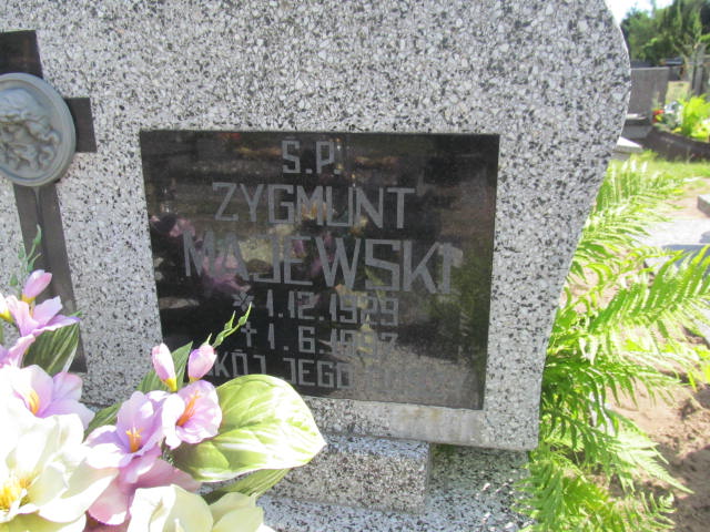 Zygmunt Majewski 1929 Białogard - Grobonet - Wyszukiwarka osób pochowanych